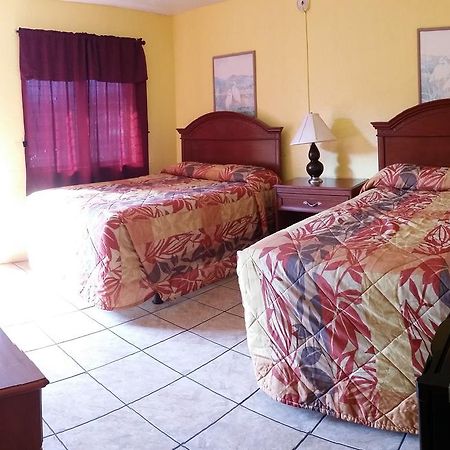 Twi Light Motel Holly Hill Bagian luar foto