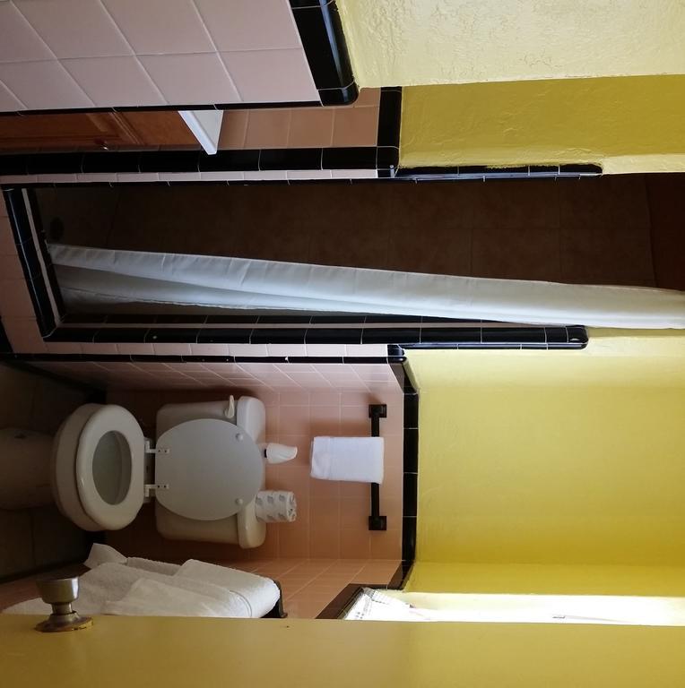 Twi Light Motel Holly Hill Bagian luar foto