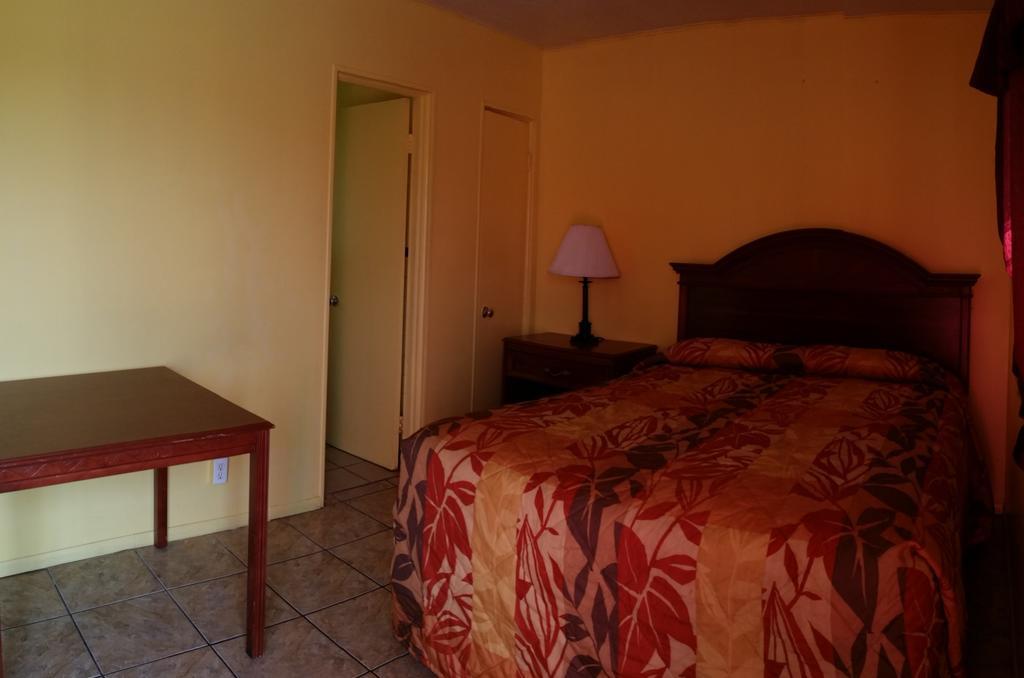 Twi Light Motel Holly Hill Bagian luar foto