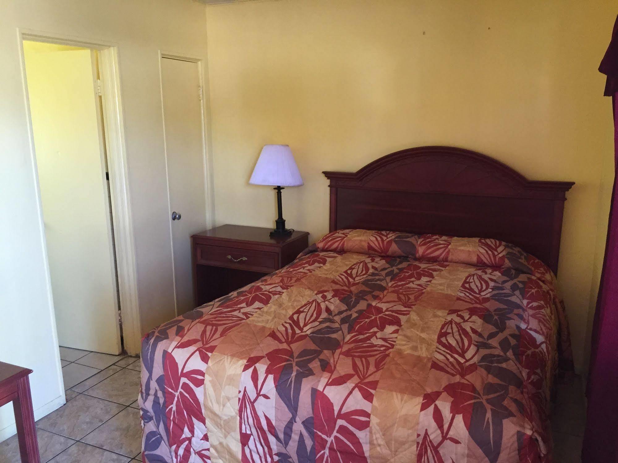 Twi Light Motel Holly Hill Bagian luar foto