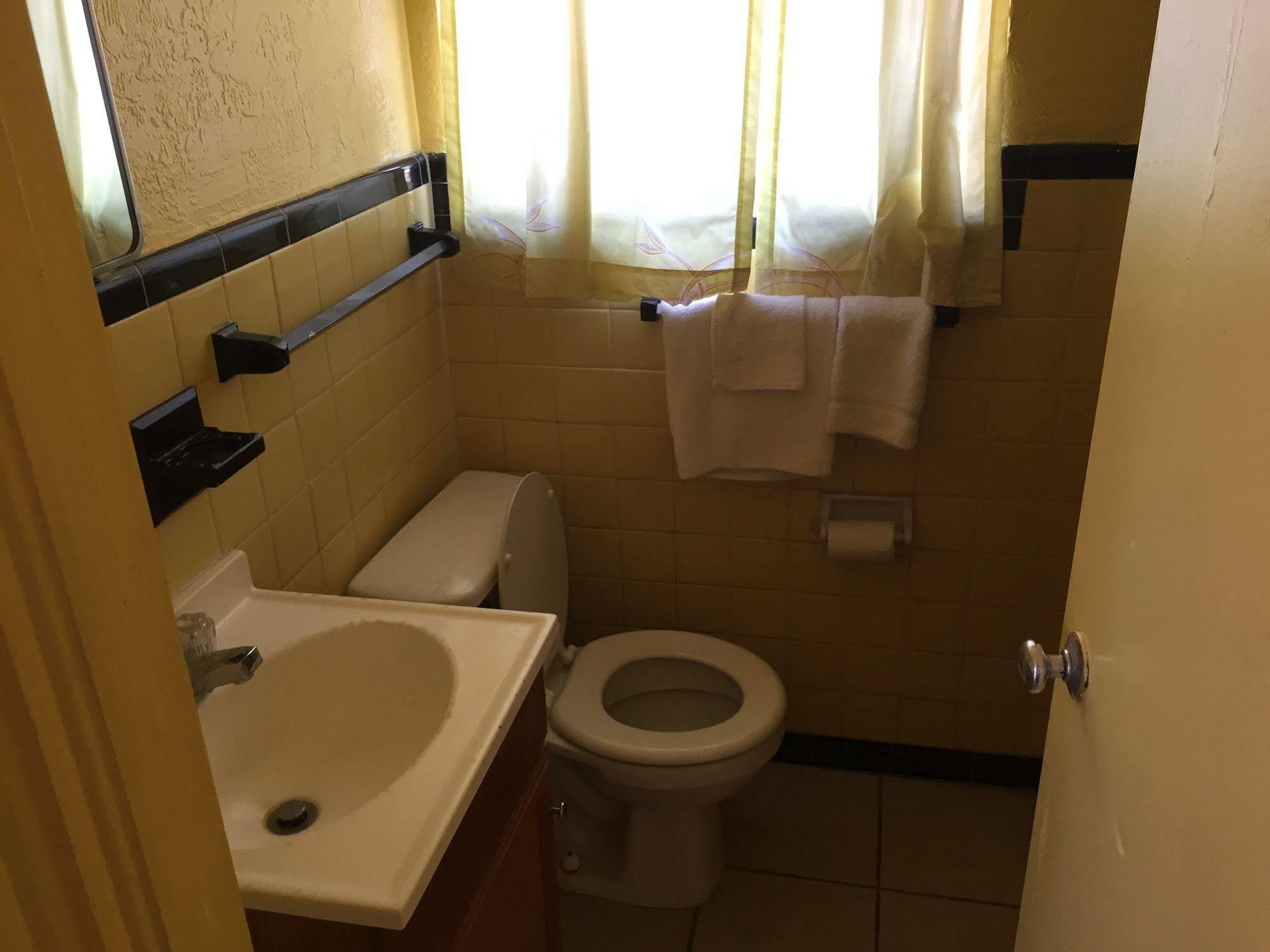 Twi Light Motel Holly Hill Bagian luar foto